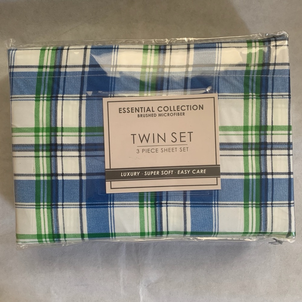 NWT Plaid Twin Sheet Set in Blue and Green